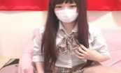 【ライブチャットエロ動画】ピンサロ嬢みたいな雰囲気の制服女子によるエロ配信！