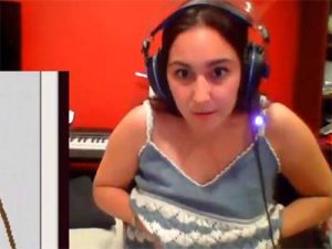 【ハプニング動画】ズボンのホックがなかなか閉まらず業を煮やした配信者が悲惨な結果にｗｗｗｗｗ